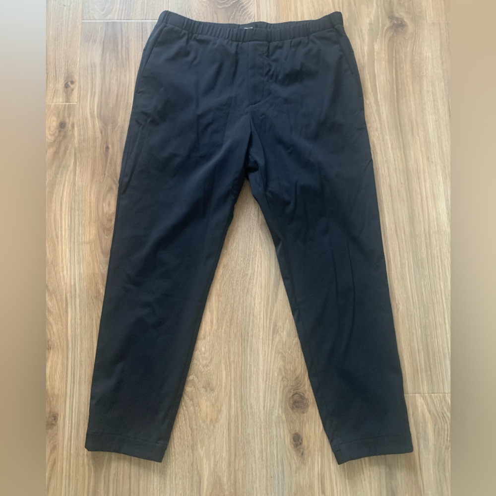 THEORY  Black Rem E Neoteric Relaxed Leg Tapered Ankle Pants - Men's XL